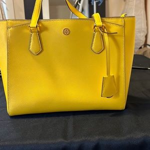 Tory Burch Shoulder bag brand new- yellow